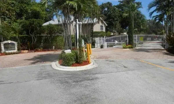 128 Laurel Road, Hollywood, FL 33021