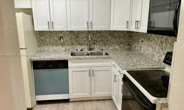 1754 NW 55th Avenue 102, Lauderhill, FL 33313