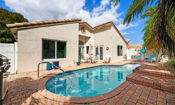 372 NW 45th Terrace, Deerfield Beach, FL 33442