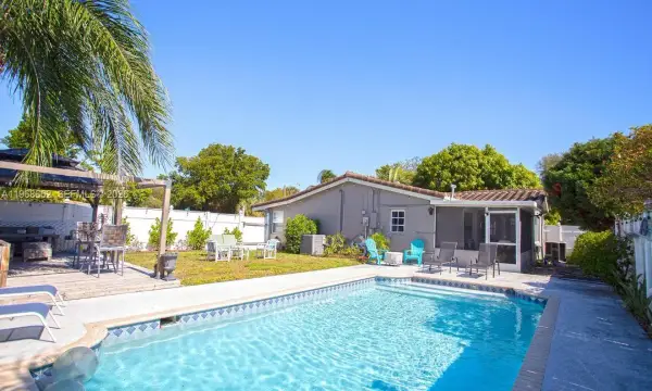2450 NE 18th Street, Pompano Beach, FL 33062