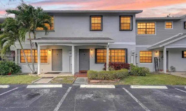 10413 NW 6th Street, Pembroke Pines, FL 33026