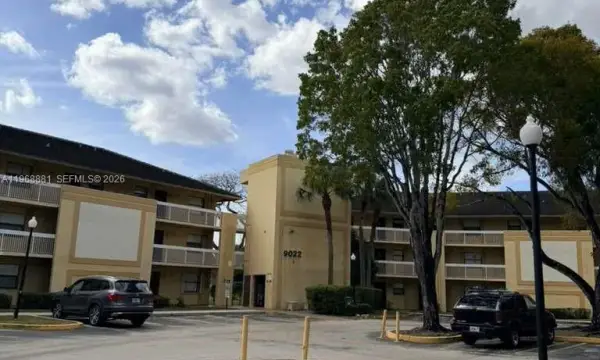 9022 NW 28th Drive 2-206, Coral Springs, FL 33065