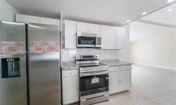 730 NW 214th Avenue, Pembroke Pines, FL 33029