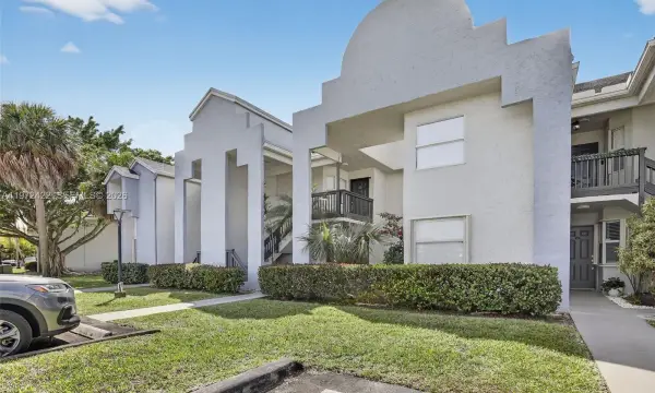 430 SW 113th Way 430, Pembroke Pines, FL 33025