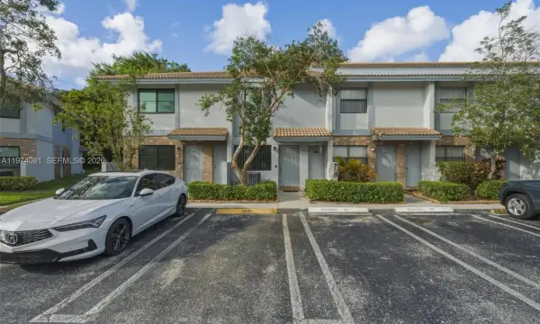 9853 Riverside Drive 824, Coral Springs, FL 33071