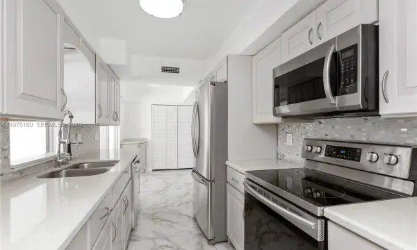7906 NW 74th Avenue, Tamarac, FL 33321