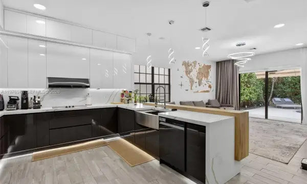 11174 NW 72nd Place, Parkland, FL 33076