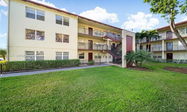 13455 SW 3rd Street 302s, Pembroke Pines, FL 33027