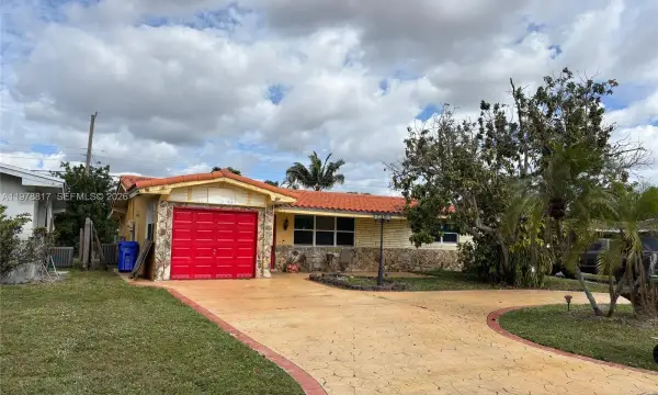 8471 NW 16th Street, Pembroke Pines, FL 33024