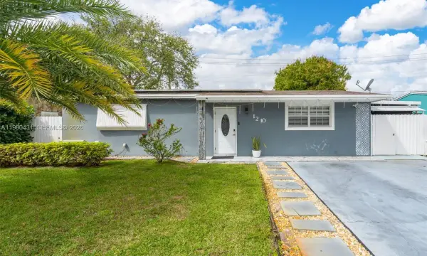 1210 N 71st Avenue, Hollywood, FL 33024