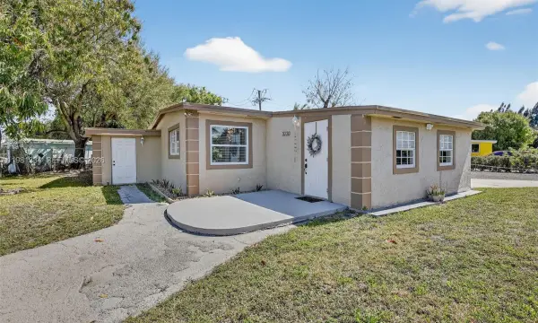 3220 NW 2nd Street, Lauderhill, FL 33311