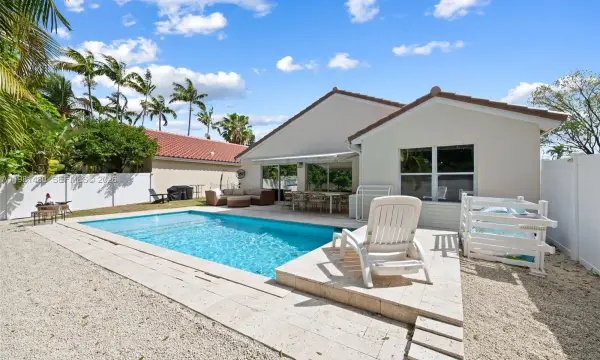 334 SW 194th Avenue, Pembroke Pines, FL 33029