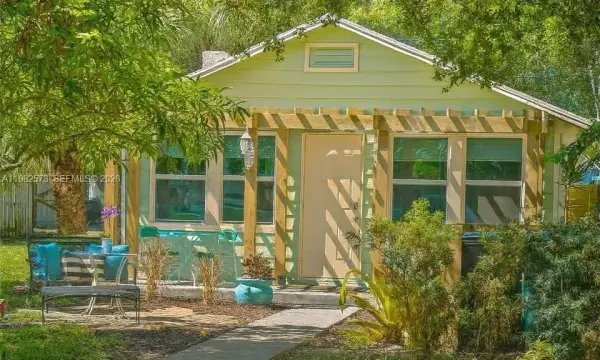 213 N E Street, Lake Worth, FL 33460