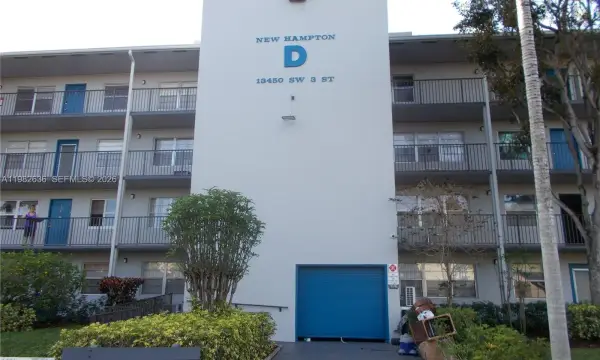 13450 SW 3rd Street 310d, Pembroke Pines, FL 33027