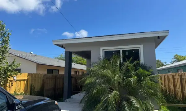 1028 NW 8th Avenue, Fort Lauderdale, FL 33311
