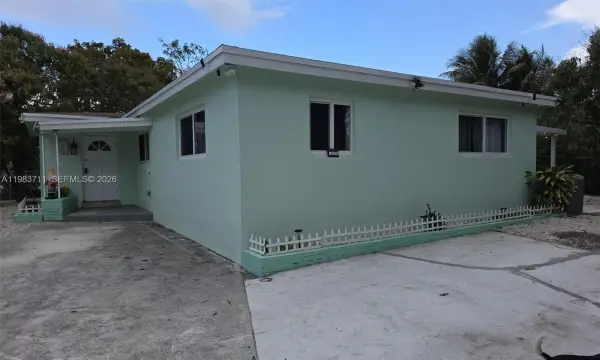 700 SW 28th Terrace, Fort Lauderdale, FL 33312