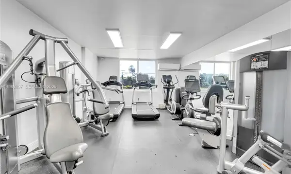 919 Hillcrest Drive 210, Hollywood, FL 33021