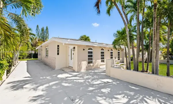 864 NW 16th Terrace, Fort Lauderdale, FL 33311