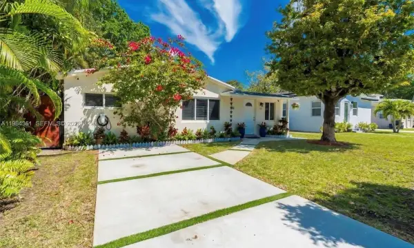 222 SW 7th Street, Dania Beach, FL 33004