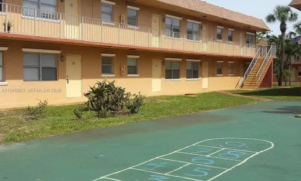 101 NE 41st Street E73, Oakland Park, FL 33334