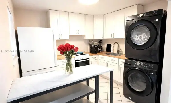 7830 NW 33rd Street 308, Davie, FL 33024