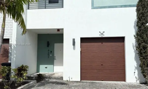 4393 NW 9th Street, Plantation, FL 33317