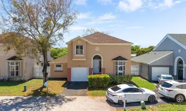 1199 SW 109th Lane, Davie, FL 33324