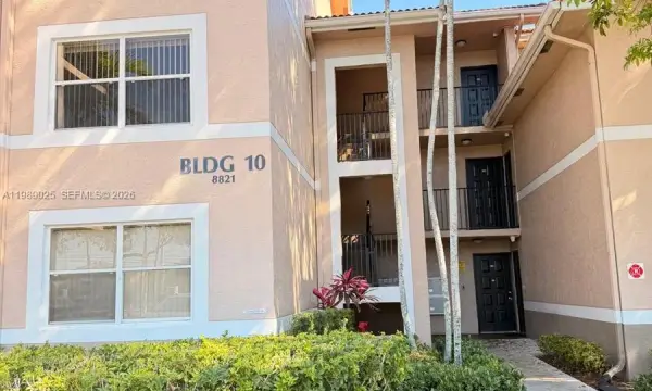 8821 Wiles Road 108, Coral Springs, FL 33067