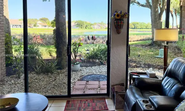 8033 Aberdeen Drive 102, Boynton Beach, FL 33472