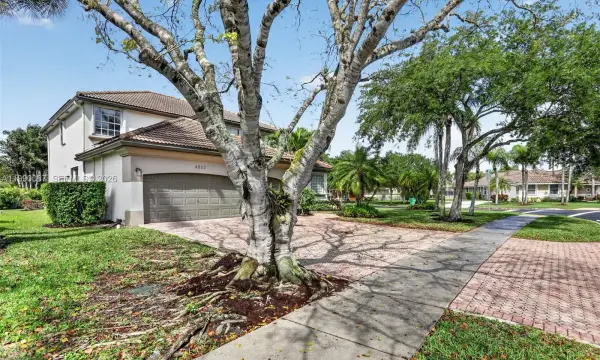 4953 Kensington Circle, Coral Springs, FL 33076