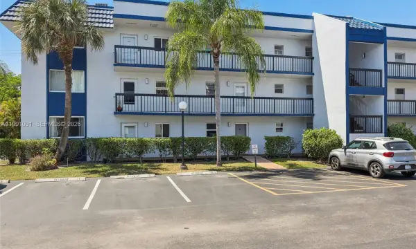 3050 N Holiday Springs Boulevard 101, Margate, FL 33063