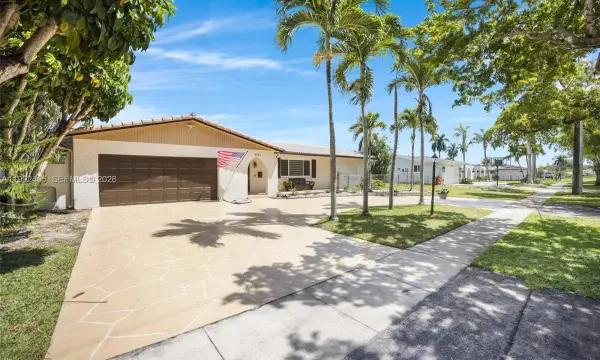 6121 SW 16th Street, Plantation, FL 33317
