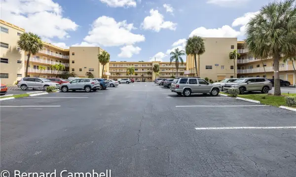 3940 NW 42nd Avenue 417, Lauderdale Lakes, FL 33319