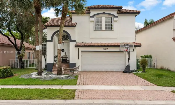 1607 SW 157th Avenue, Pembroke Pines, FL 33027