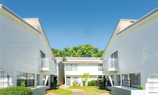 2570 Coral Springs Drive 2570, Coral Springs, FL 33065