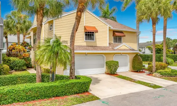 5043 Pointe Emerald Lane, Boca Raton, FL 33486