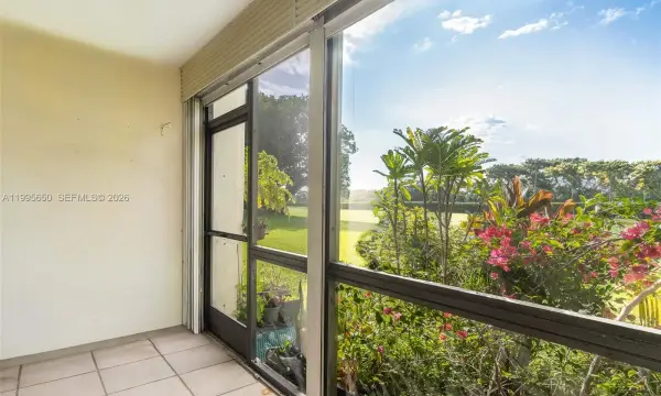 9820 S Hollybrook Lake Drive 106, Pembroke Pines, FL 33025