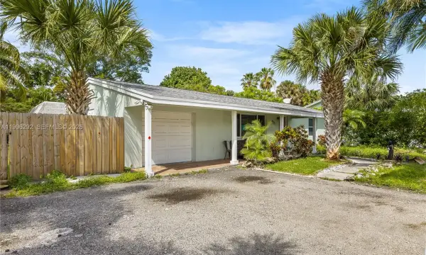417 SW 1st Avenue, Boynton Beach, FL 33435