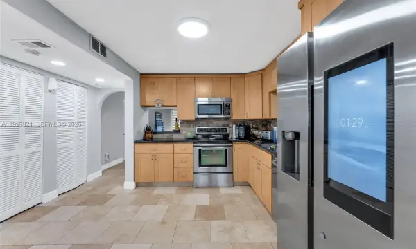 7653 NW 79th Avenue 109, Tamarac, FL 33321