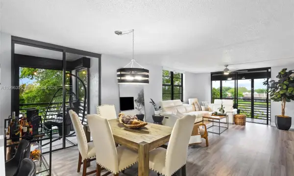 1101 Colony Point Circle 301, Pembroke Pines, FL 33026