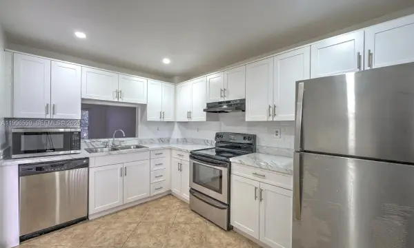 1200 NW 87th Avenue 410, Coral Springs, FL 33071