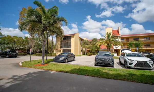 2083 Coral Ridge Drive N302, Coral Springs, FL 33071