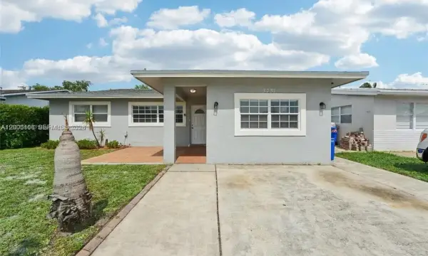 3731 NE 17th Avenue, Pompano Beach, FL 33064