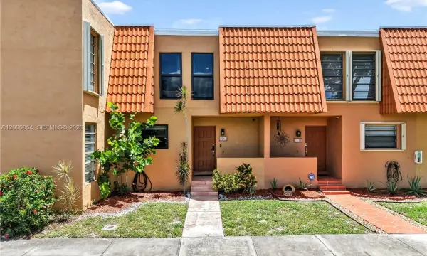 1541 NW 92nd Avenue 186, Pembroke Pines, FL 33024