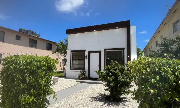 8 S C Street, Lake Worth, FL 33460