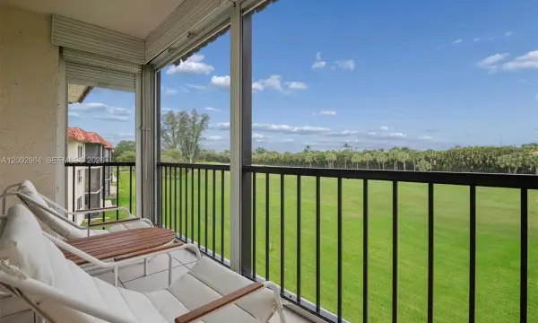 9411 N Hollybrook Lake Drive 304, Pembroke Pines, FL 33025