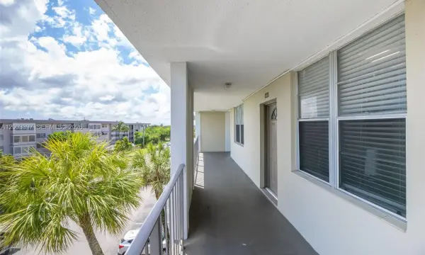 2999 NW 48th Avenue 448, Lauderdale Lakes, FL 33313