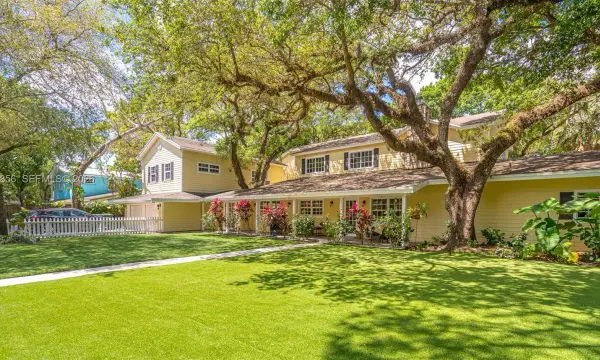 2221 SW 28th Way, Fort Lauderdale, FL 33312