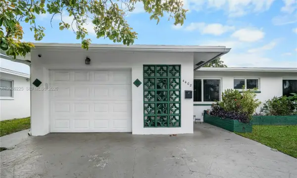 4402 NW 44th Avenue, Tamarac, FL 33319