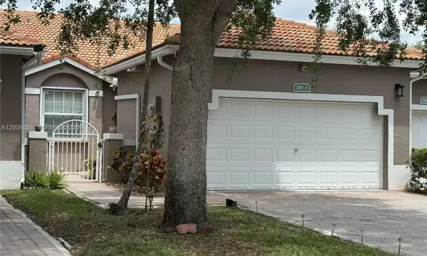 7451 S Aragon Boulevard 5, Sunrise, FL 33313